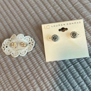 Two pair of stud earrings